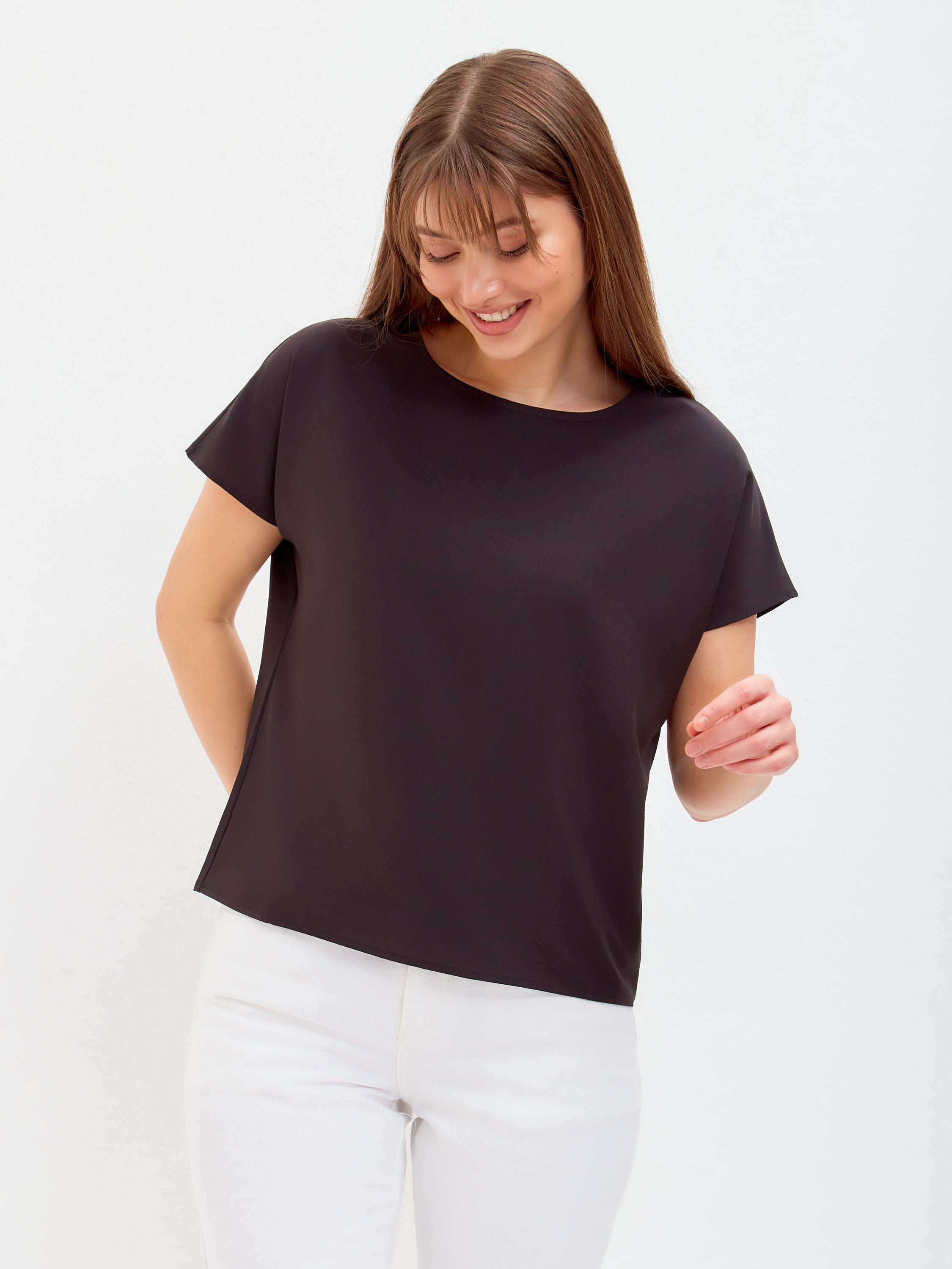 Short-sleeve blouse