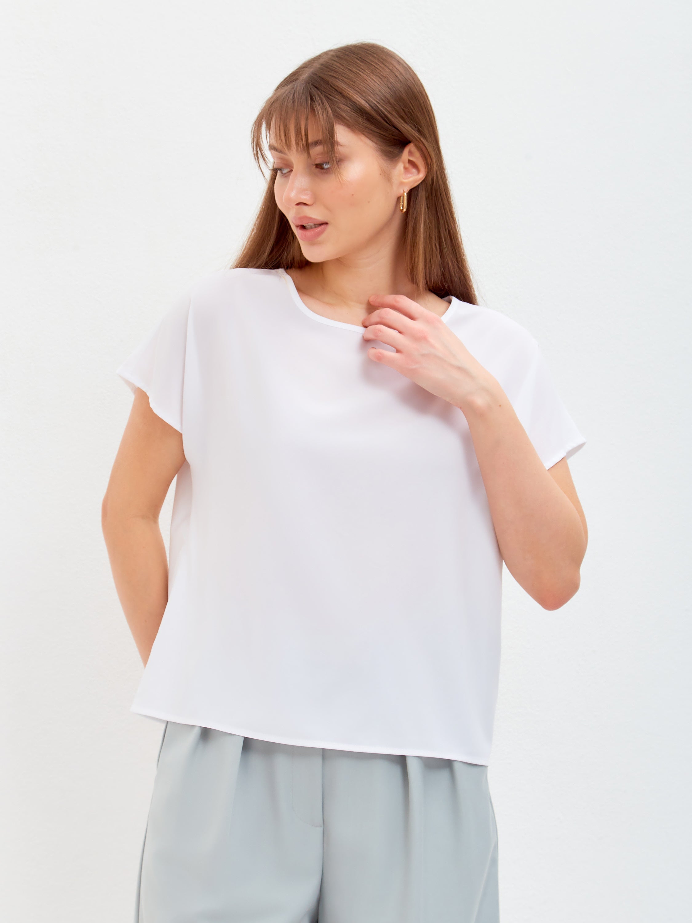 Short-sleeve blouse