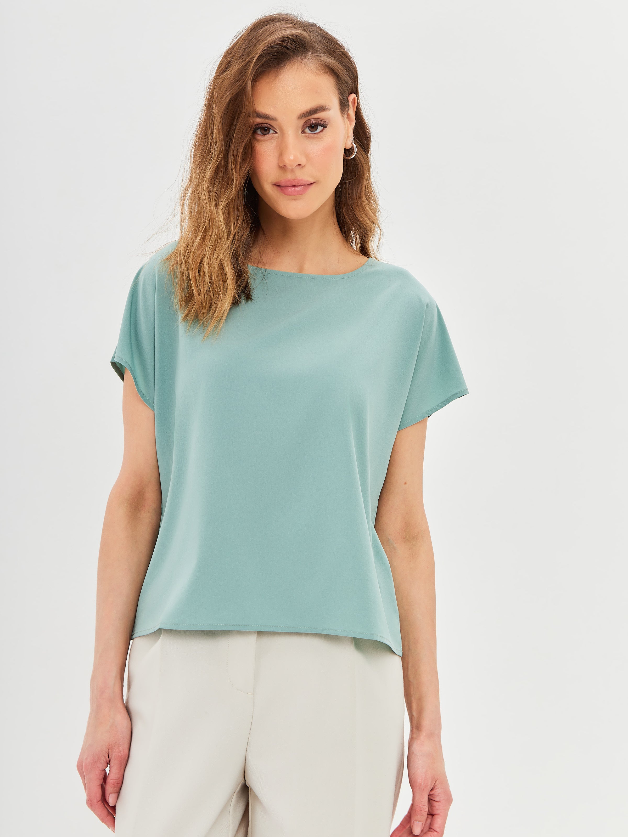 Short-sleeve blouse