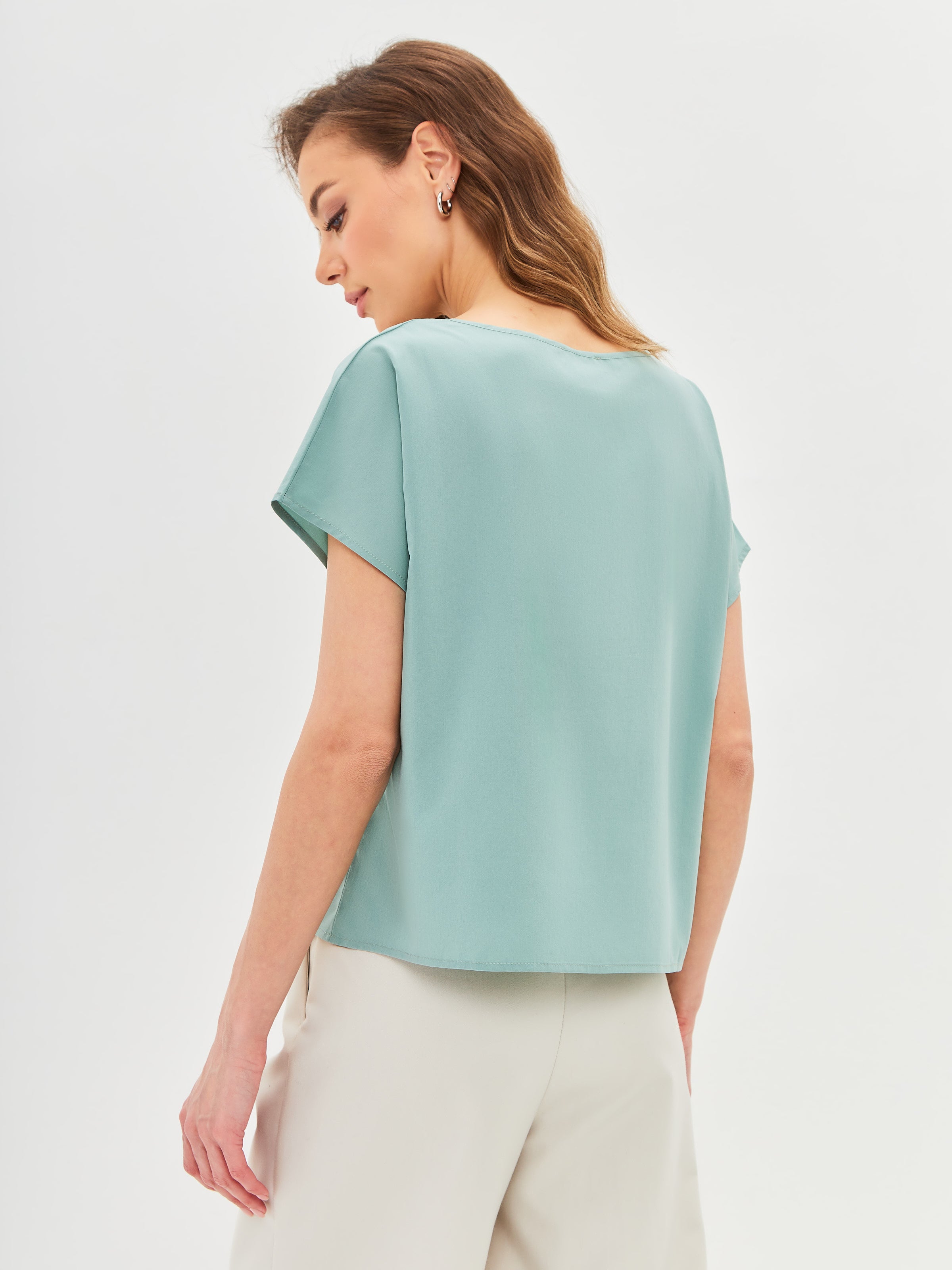 Short-sleeve blouse